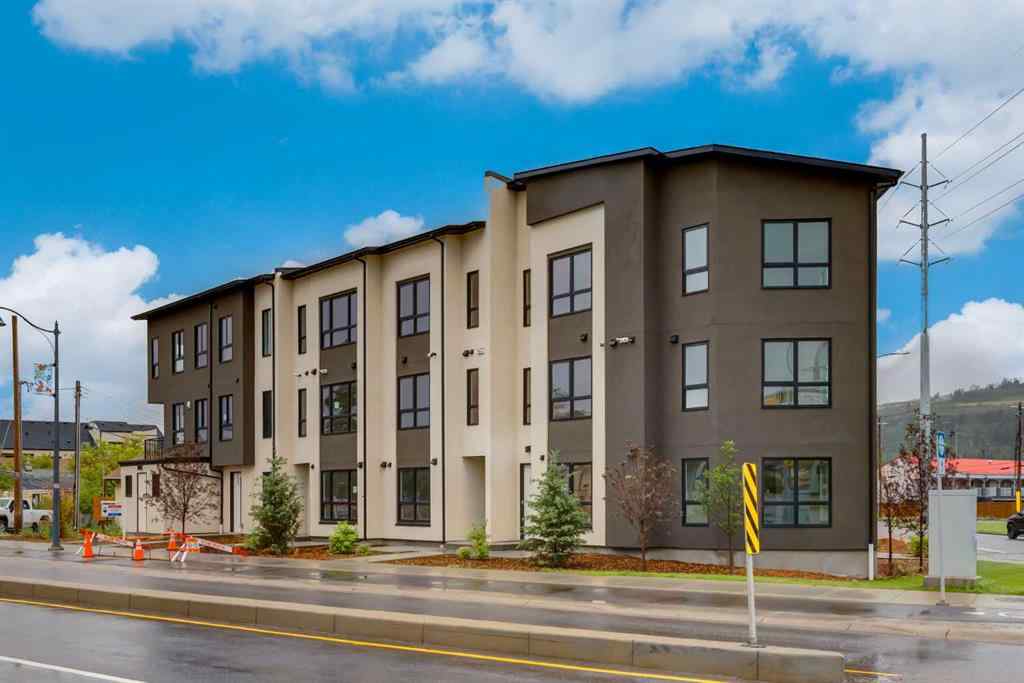 MLS® A2239156 - 4909 Bowness Road NW in Montgomery Calgary, Residential