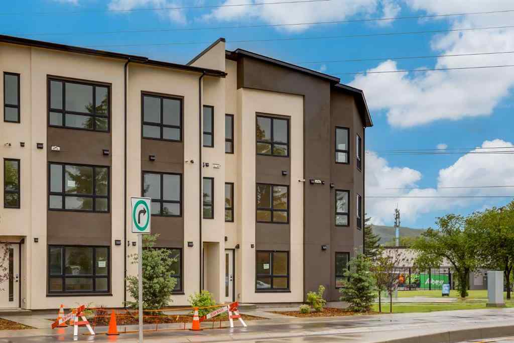 MLS® A2239156 - 4909 Bowness Road NW in Montgomery Calgary, Residential