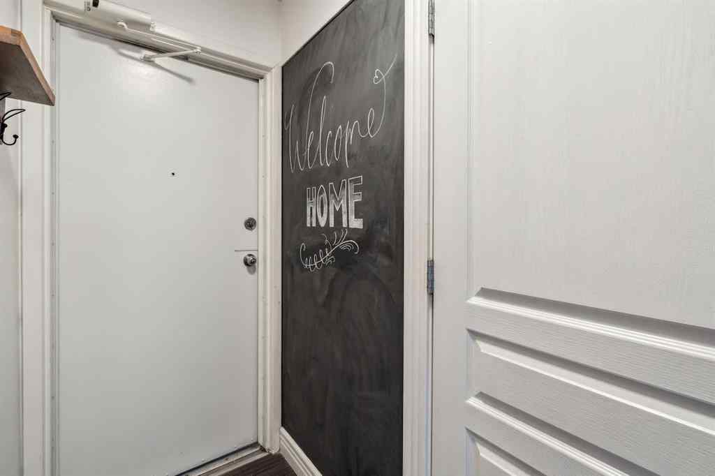 MLS® A2239168 - Unit #113 34 Glamis Green SW in Glamorgan Calgary, Residential