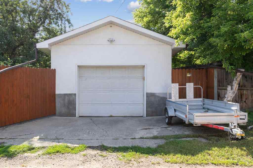 MLS® A2239170 - 320 Haddon Road SW in Haysboro Calgary, Residential