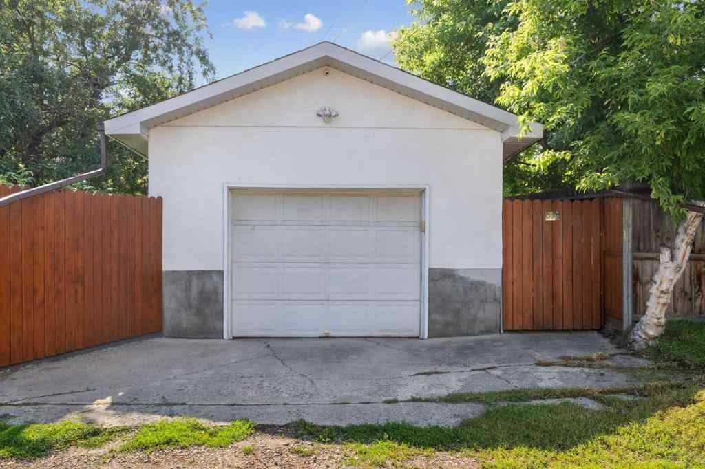 MLS® A2239170 - 320 Haddon Road SW in Haysboro Calgary, Residential