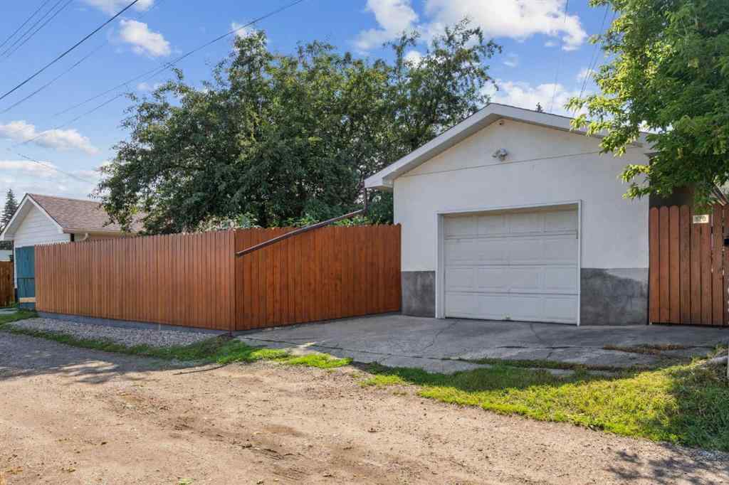 MLS® A2239170 - 320 Haddon Road SW in Haysboro Calgary, Residential