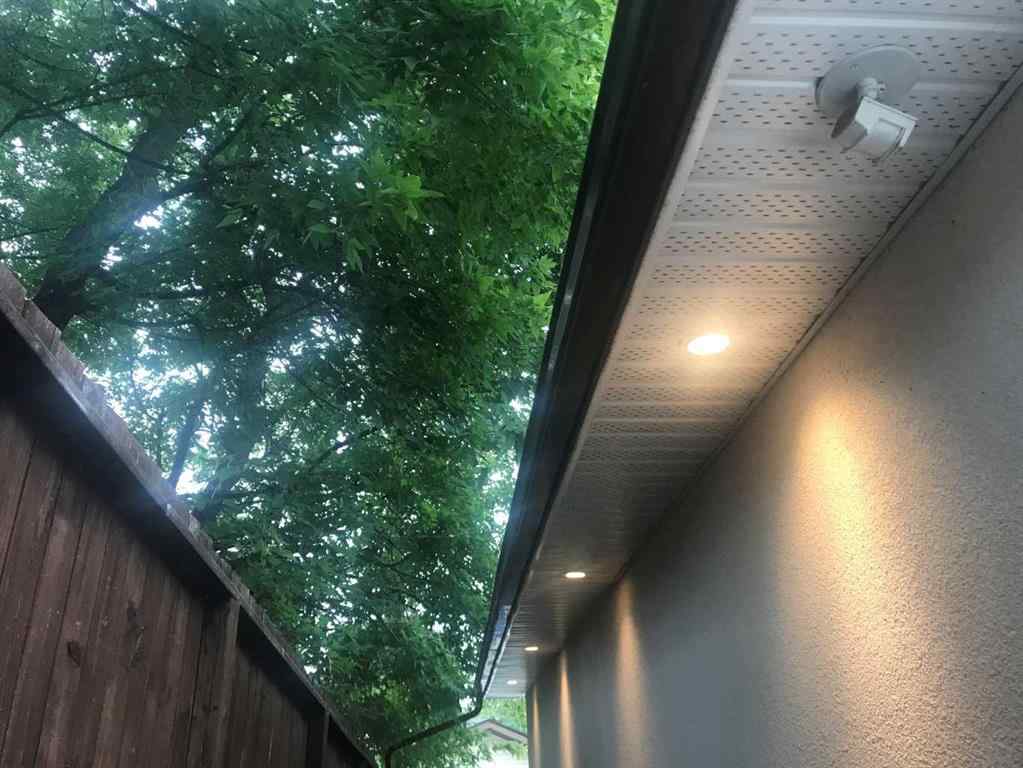 MLS® A2239170 - 320 Haddon Road SW in Haysboro Calgary, Residential
