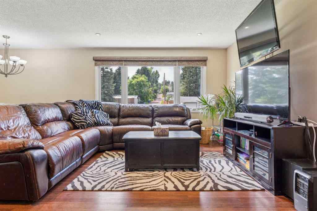 MLS® A2239170 - 320 Haddon Road SW in Haysboro Calgary, Residential