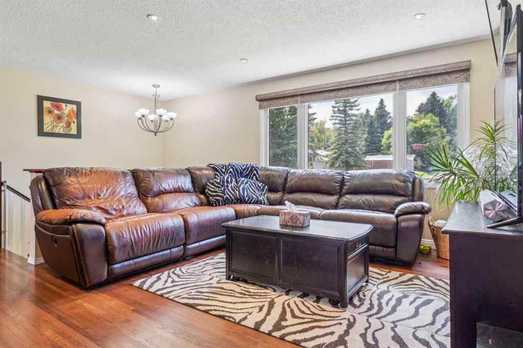 MLS® A2239170 - 320 Haddon Road SW in Haysboro Calgary, Residential