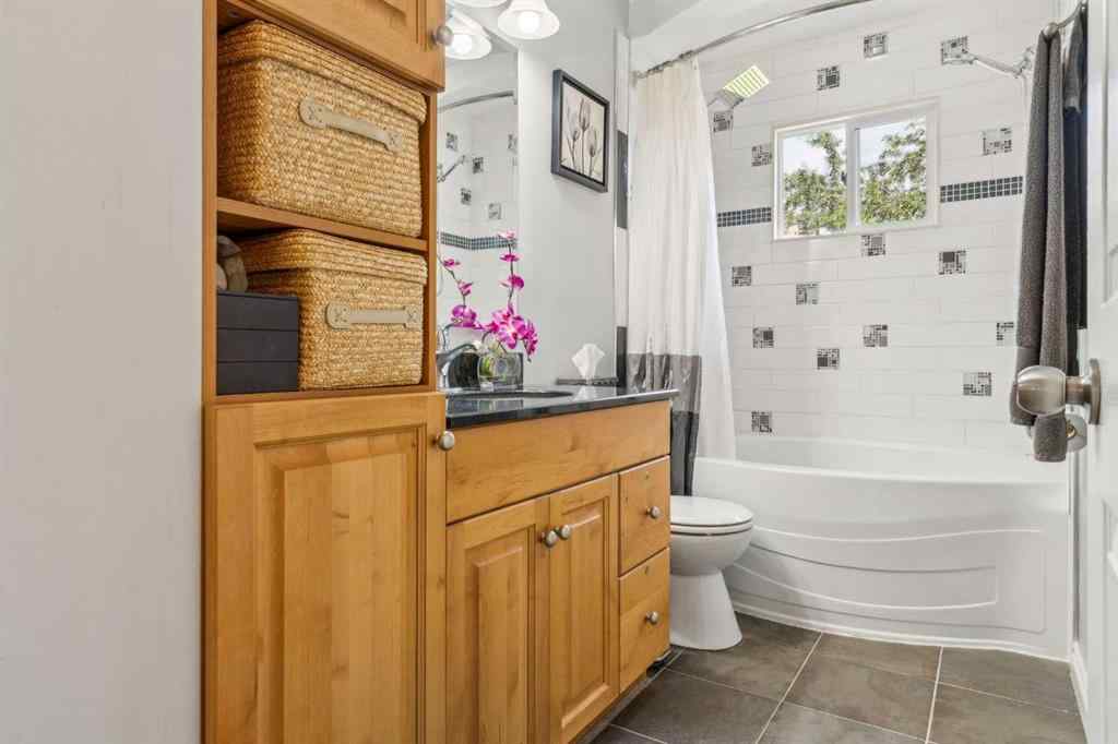 MLS® A2239170 - 320 Haddon Road SW in Haysboro Calgary, Residential