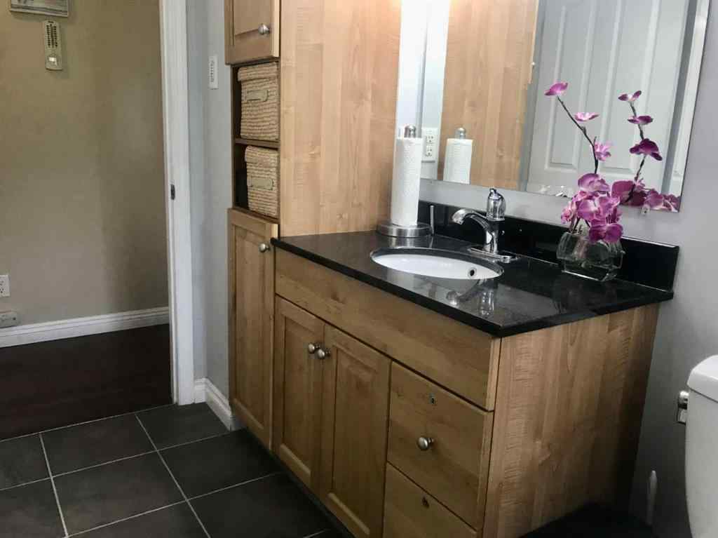 MLS® A2239170 - 320 Haddon Road SW in Haysboro Calgary, Residential