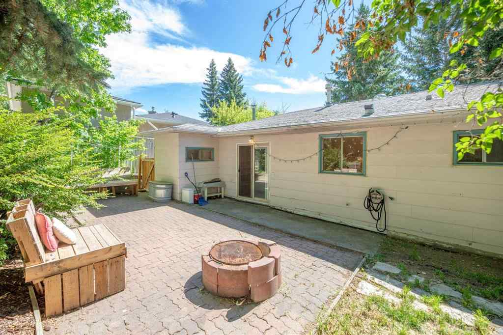 MLS® A2239197 - 4908 23 Avenue NW in Montgomery Calgary, Residential