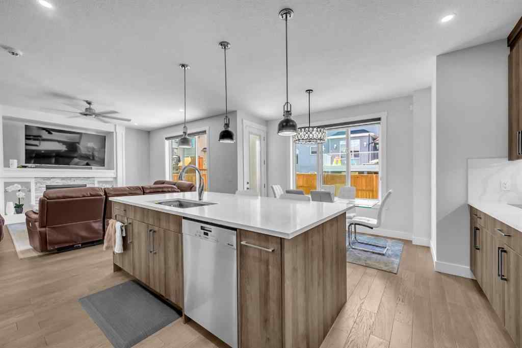 MLS® A2239198 - 198 KINNIBURGH Crescent  in Kinniburgh North Chestermere, Residential