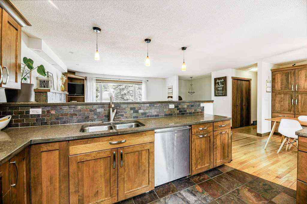 MLS® A2239231 - 3528 44A Avenue  in Mountview Red Deer, Residential