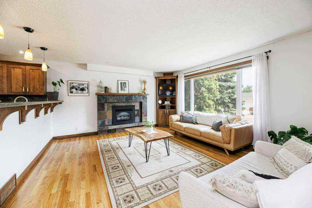 MLS® A2239231 - 3528 44A Avenue  in Mountview Red Deer, Residential