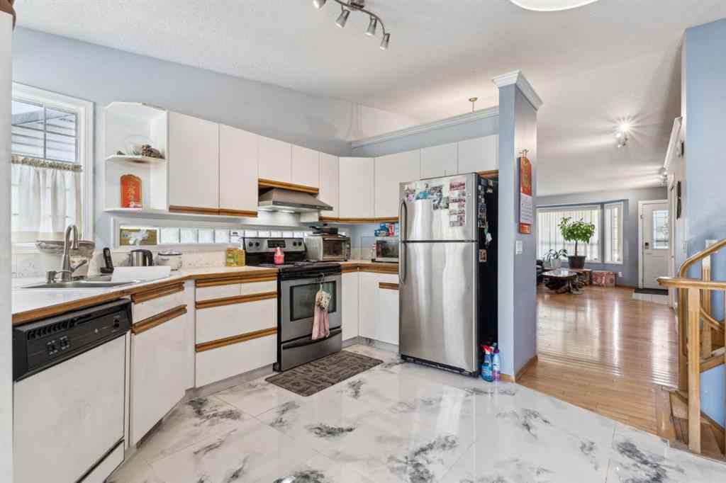 MLS® A2239270 - 894 Applewood Drive SE in Applewood Park Calgary, Residential