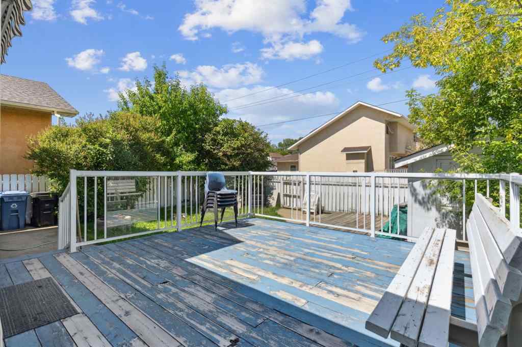MLS® A2239270 - 894 Applewood Drive SE in Applewood Park Calgary, Residential