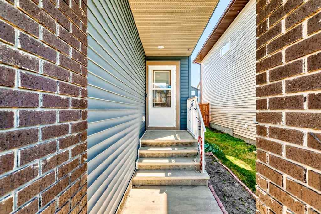 MLS® A2239271 - 121 Walgrove Gardens SE in Walden Calgary, Residential