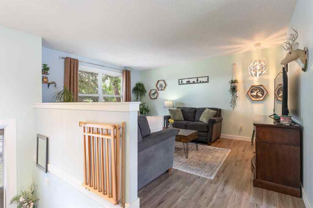 MLS® A2239277 - 60 Dover Meadow Close SE in Dover Calgary, Residential
