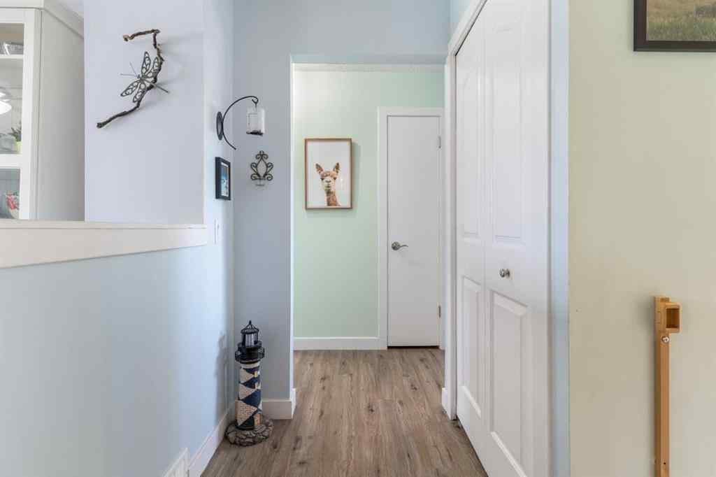 MLS® A2239277 - 60 Dover Meadow Close SE in Dover Calgary, Residential
