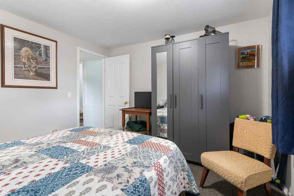 MLS® A2239277 - 60 Dover Meadow Close SE in Dover Calgary, Residential