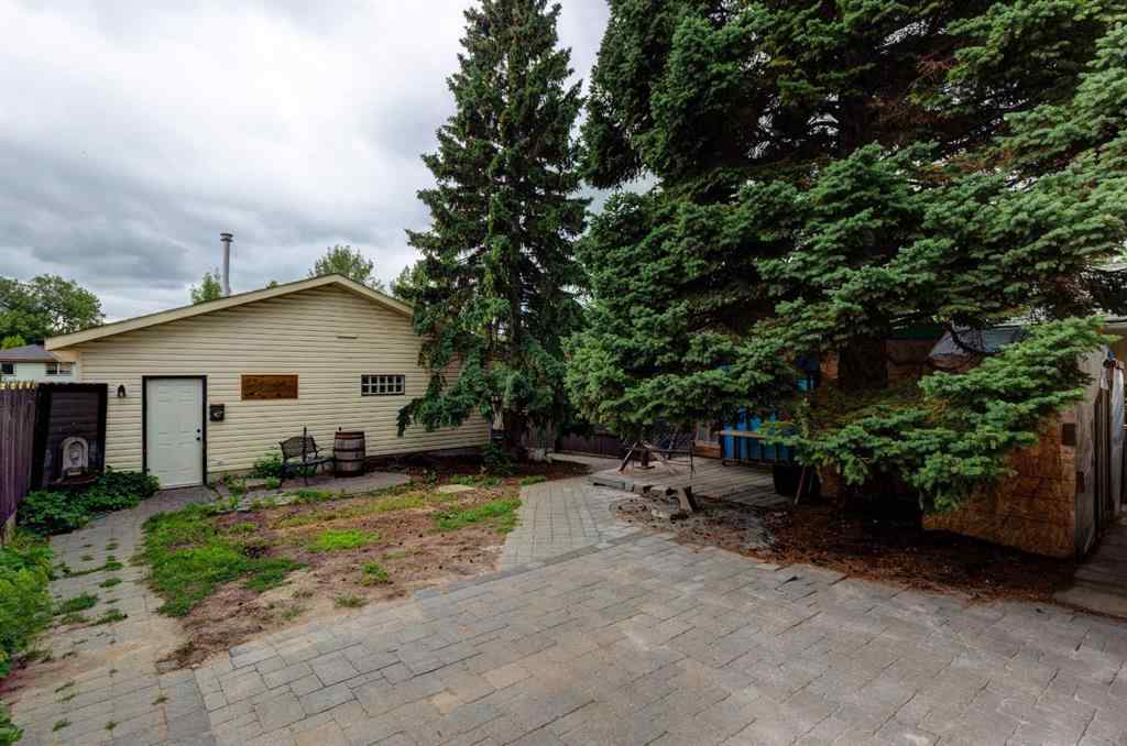 MLS® A2239288 - 3228 31A Avenue SE in Dover Calgary, Residential