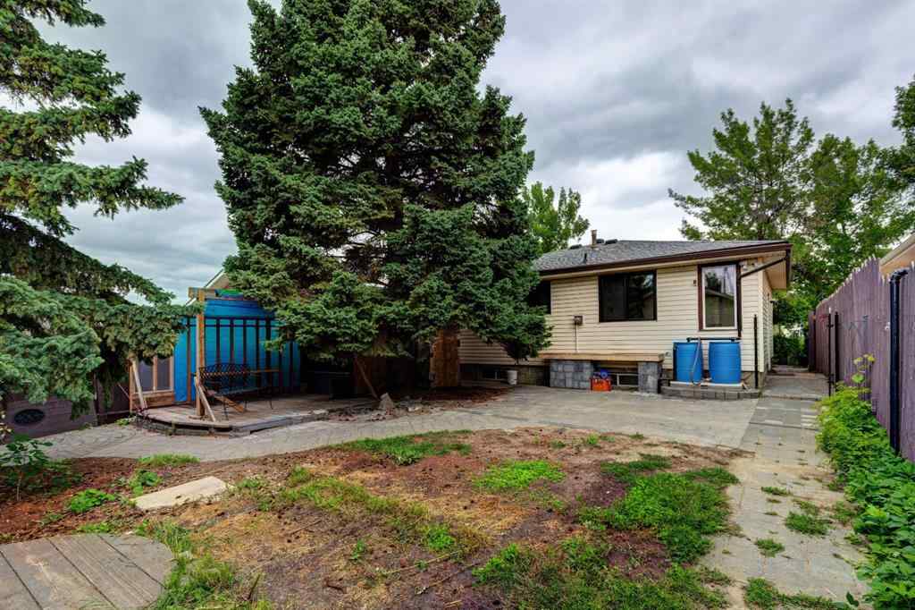 MLS® A2239288 - 3228 31A Avenue SE in Dover Calgary, Residential