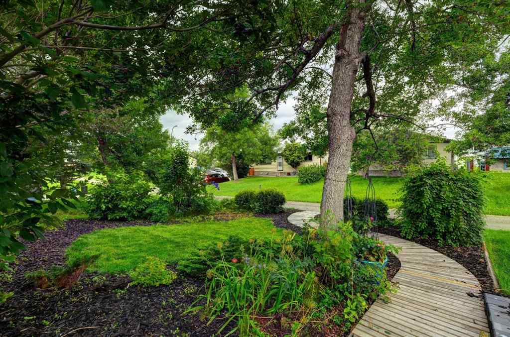 MLS® A2239288 - 3228 31A Avenue SE in Dover Calgary, Residential