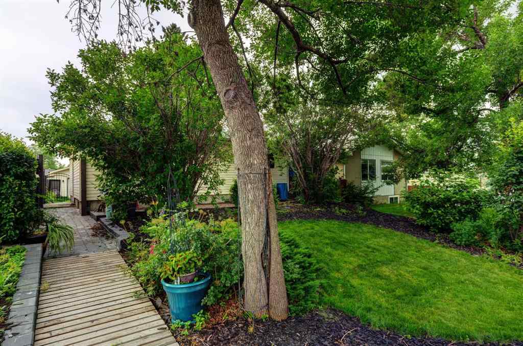 MLS® A2239288 - 3228 31A Avenue SE in Dover Calgary, Residential
