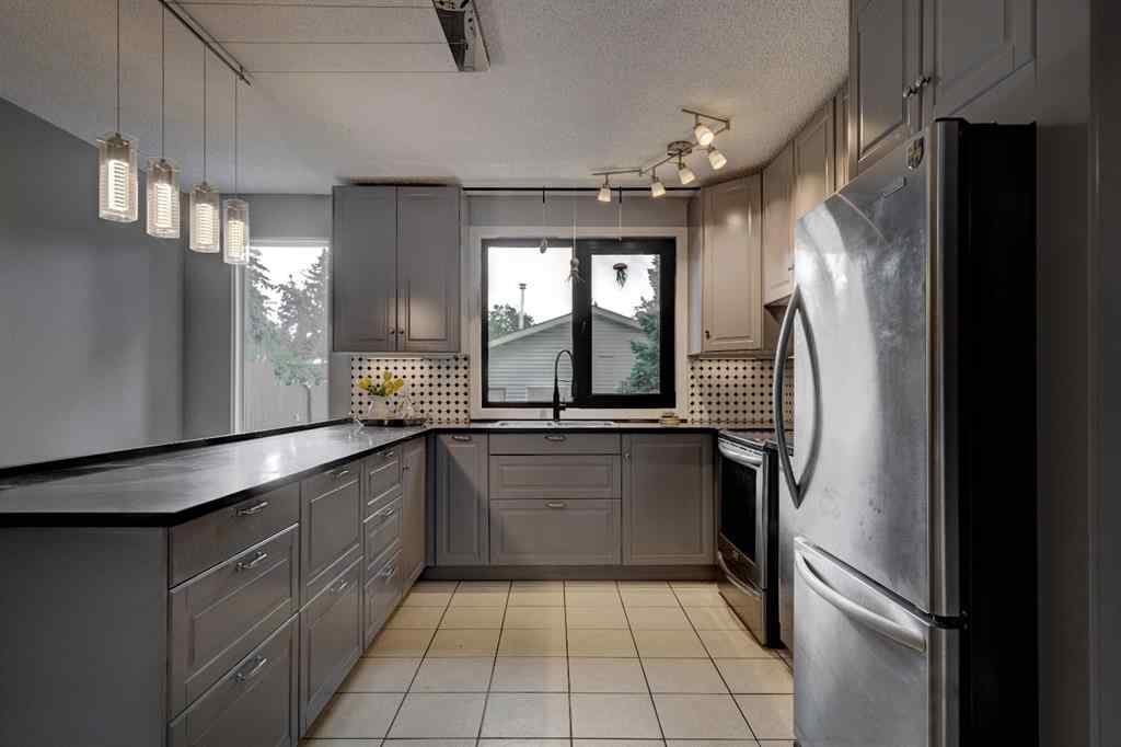 MLS® A2239288 - 3228 31A Avenue SE in Dover Calgary, Residential