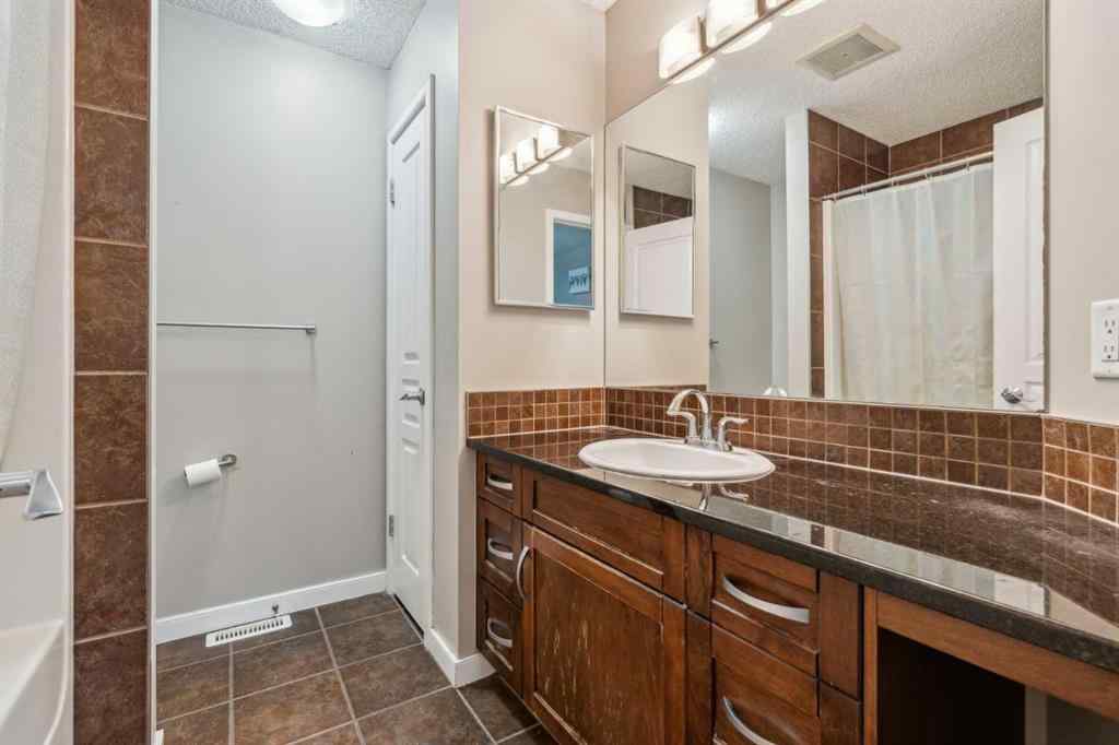 MLS® A2239289 - 22 Auburn Bay View SE in Auburn Bay Calgary, Residential
