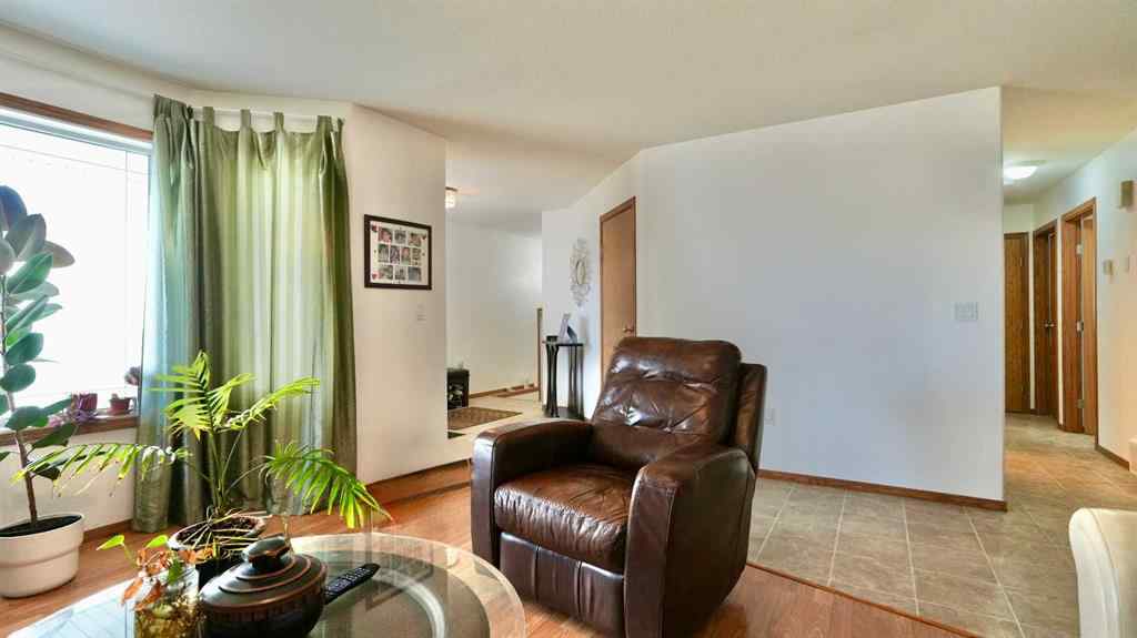 MLS® A2239292 - 10302 83 Street  in Saddleback Ridge Peace River, Residential