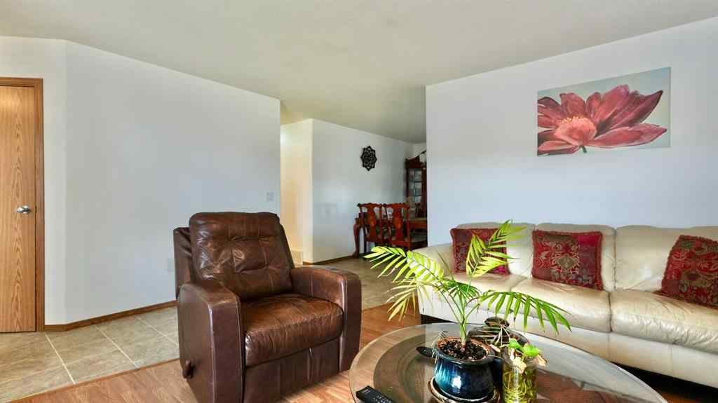 MLS® A2239292 - 10302 83 Street  in Saddleback Ridge Peace River, Residential