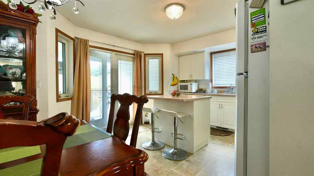 MLS® A2239292 - 10302 83 Street  in Saddleback Ridge Peace River, Residential