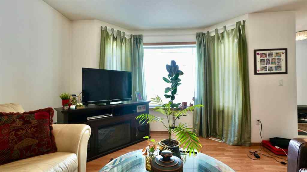 MLS® A2239292 - 10302 83 Street  in Saddleback Ridge Peace River, Residential