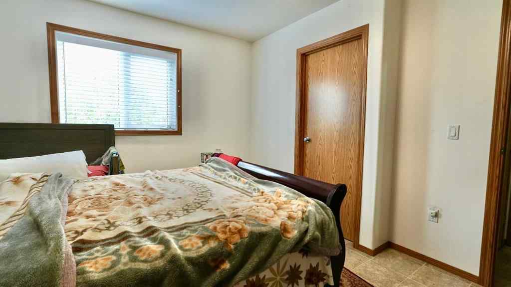MLS® A2239292 - 10302 83 Street  in Saddleback Ridge Peace River, Residential