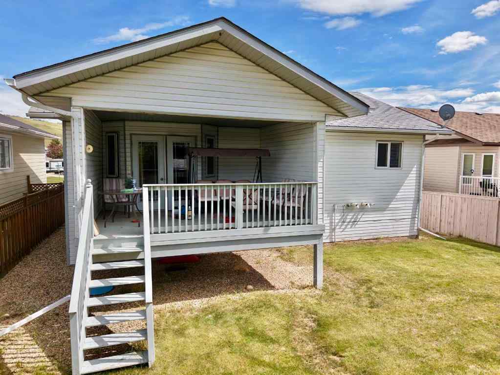 MLS® A2239292 - 10302 83 Street  in Saddleback Ridge Peace River, Residential
