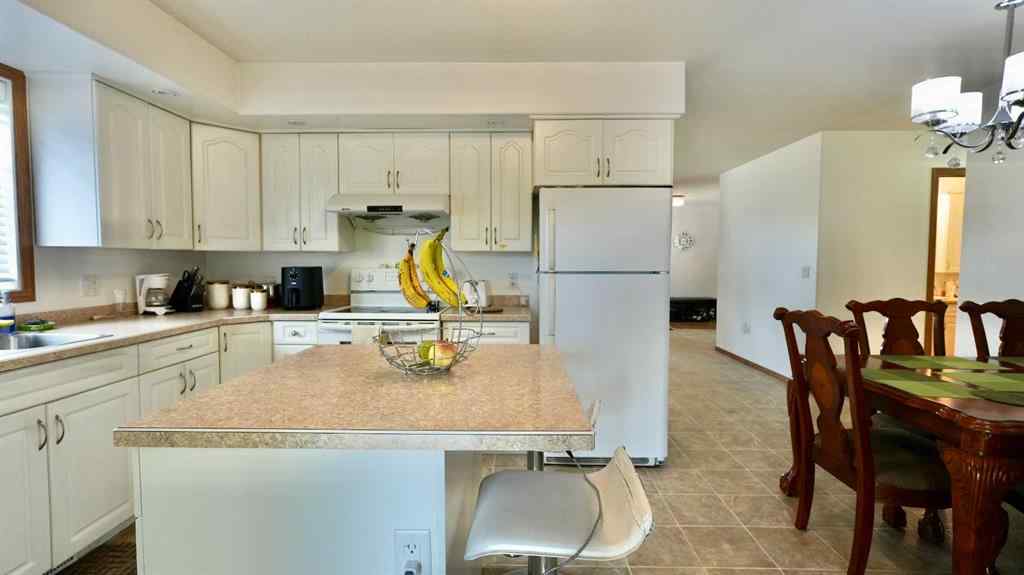 MLS® A2239292 - 10302 83 Street  in Saddleback Ridge Peace River, Residential