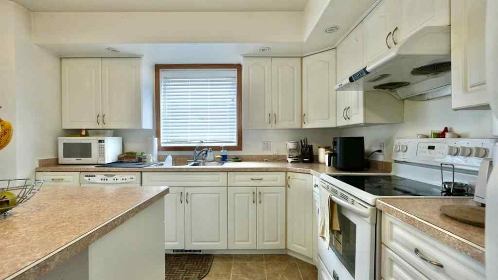 MLS® A2239292 - 10302 83 Street  in Saddleback Ridge Peace River, Residential