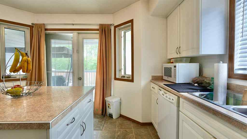 MLS® A2239292 - 10302 83 Street  in Saddleback Ridge Peace River, Residential