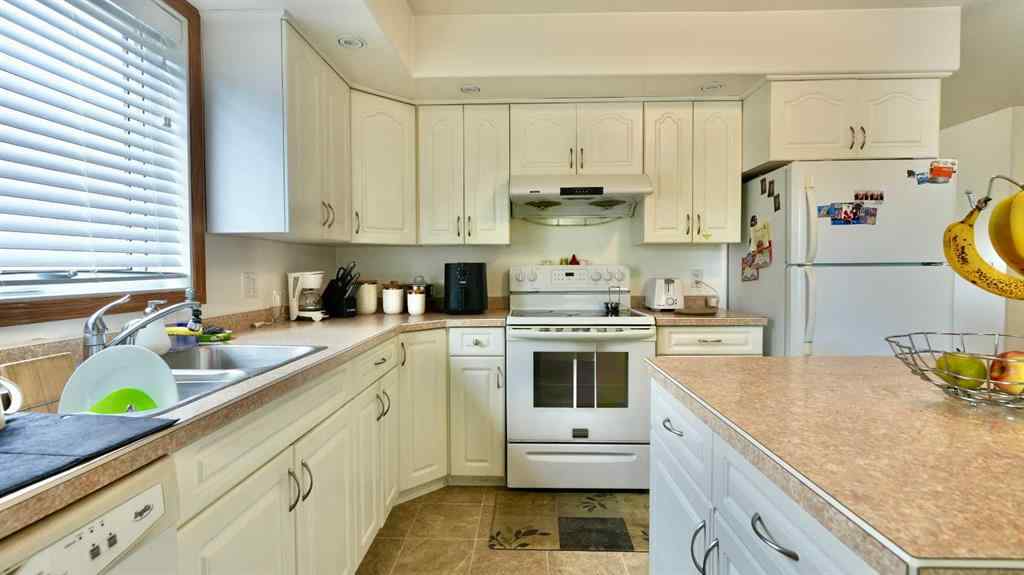 MLS® A2239292 - 10302 83 Street  in Saddleback Ridge Peace River, Residential