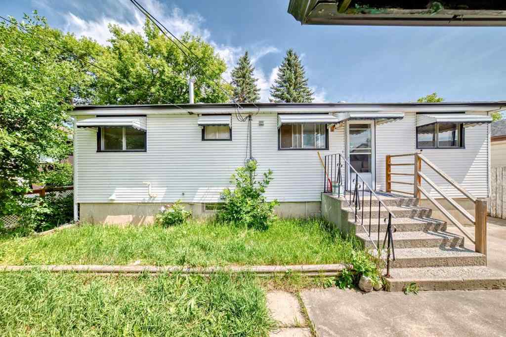 MLS® A2239293 - 627 Fortalice Crescent SE in Forest Heights Calgary, Residential