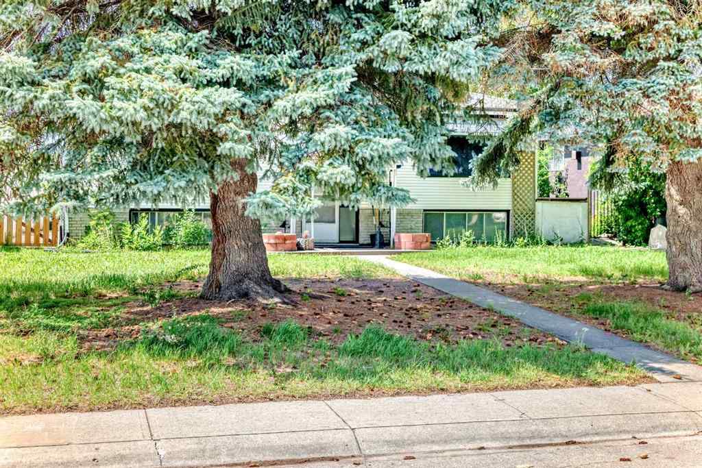 MLS® A2239293 - 627 Fortalice Crescent SE in Forest Heights Calgary, Residential
