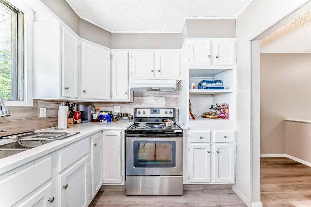 MLS® A2239293 - 627 Fortalice Crescent SE in Forest Heights Calgary, Residential