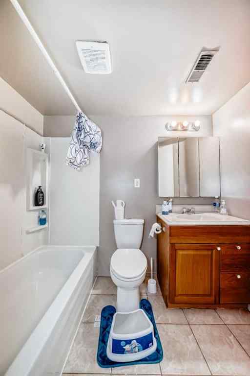 MLS® A2239293 - 627 Fortalice Crescent SE in Forest Heights Calgary, Residential