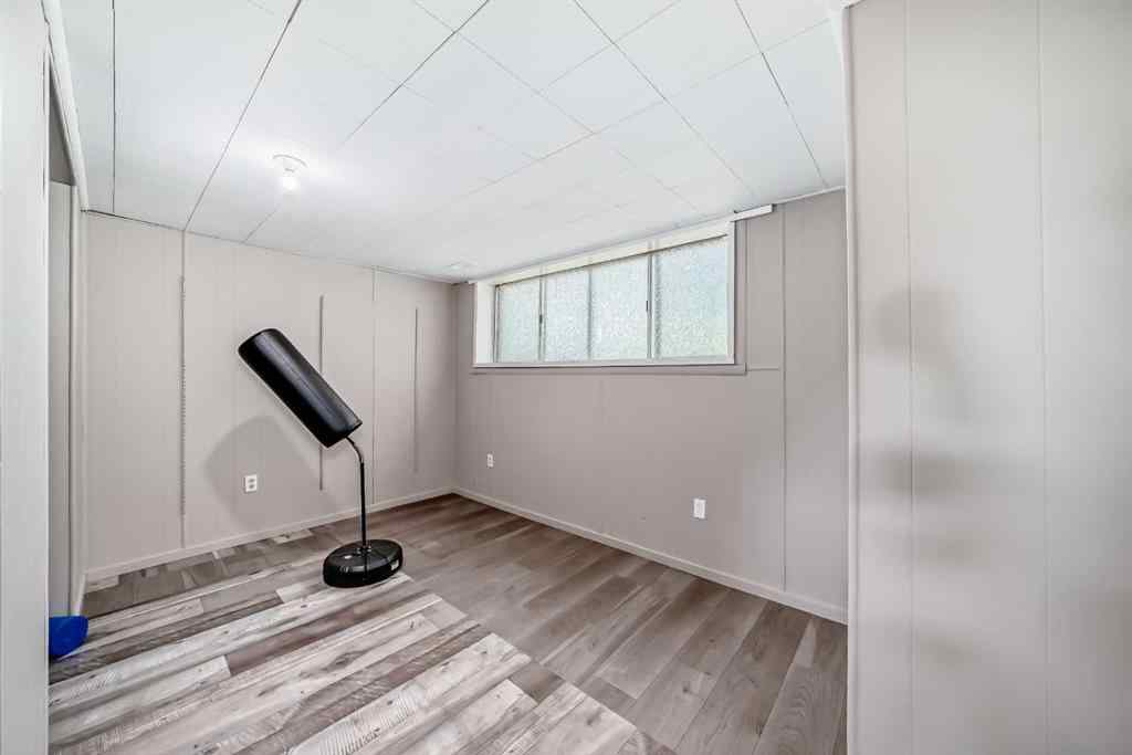 MLS® A2239293 - 627 Fortalice Crescent SE in Forest Heights Calgary, Residential