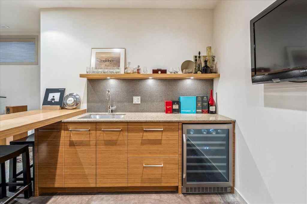 MLS® A2239311 - 374 Discovery Ridge Way SW in Discovery Ridge Calgary, Residential