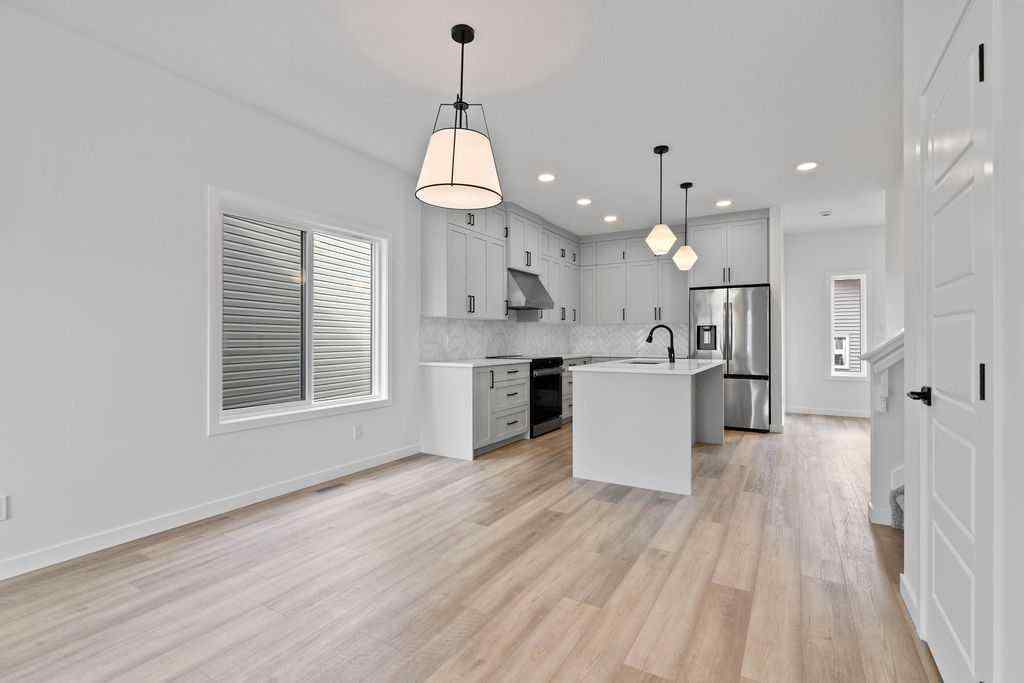 MLS® A2239351 - 982 Chinook Winds Meadow SW in Chinook Gate Airdrie, Residential