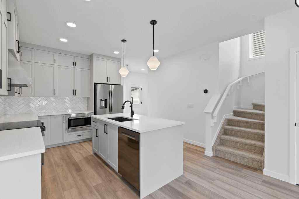 MLS® A2239351 - 982 Chinook Winds Meadow SW in Chinook Gate Airdrie, Residential