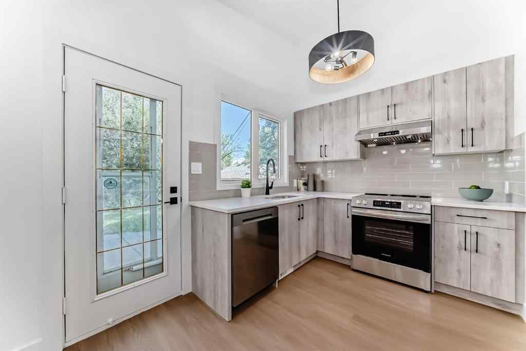 MLS® A2239353 - 129 Glenpatrick Drive SW in Glenbrook Calgary, Residential