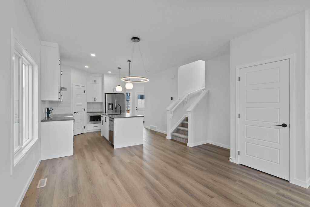 MLS® A2239358 - 990 Chinook Winds Meadow SW in Chinook Gate Airdrie, Residential