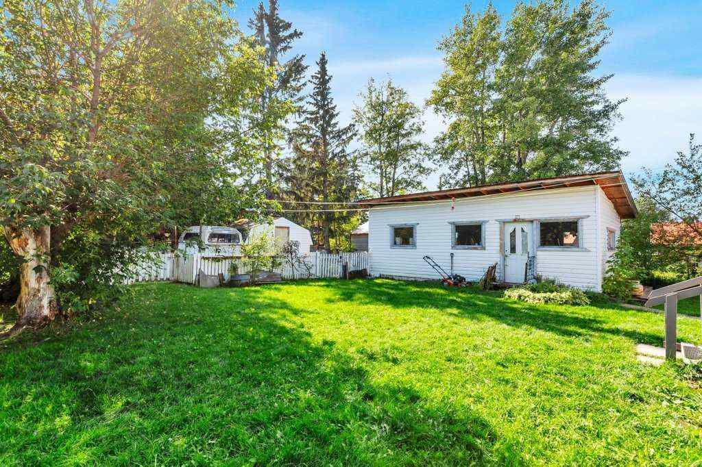 MLS® A2239373 - 4 50 Avenue  in NONE Bluffton, Residential