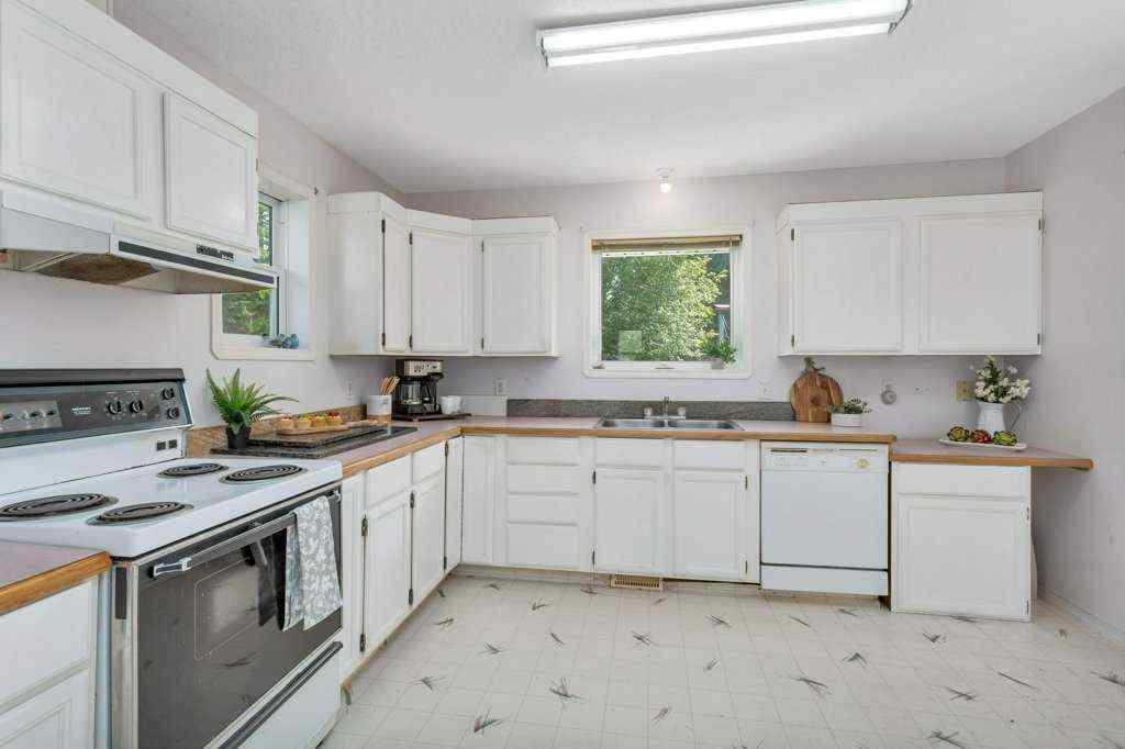 MLS® A2239373 - 4 50 Avenue  in NONE Bluffton, Residential
