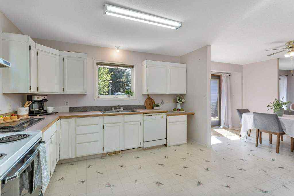 MLS® A2239373 - 4 50 Avenue  in NONE Bluffton, Residential